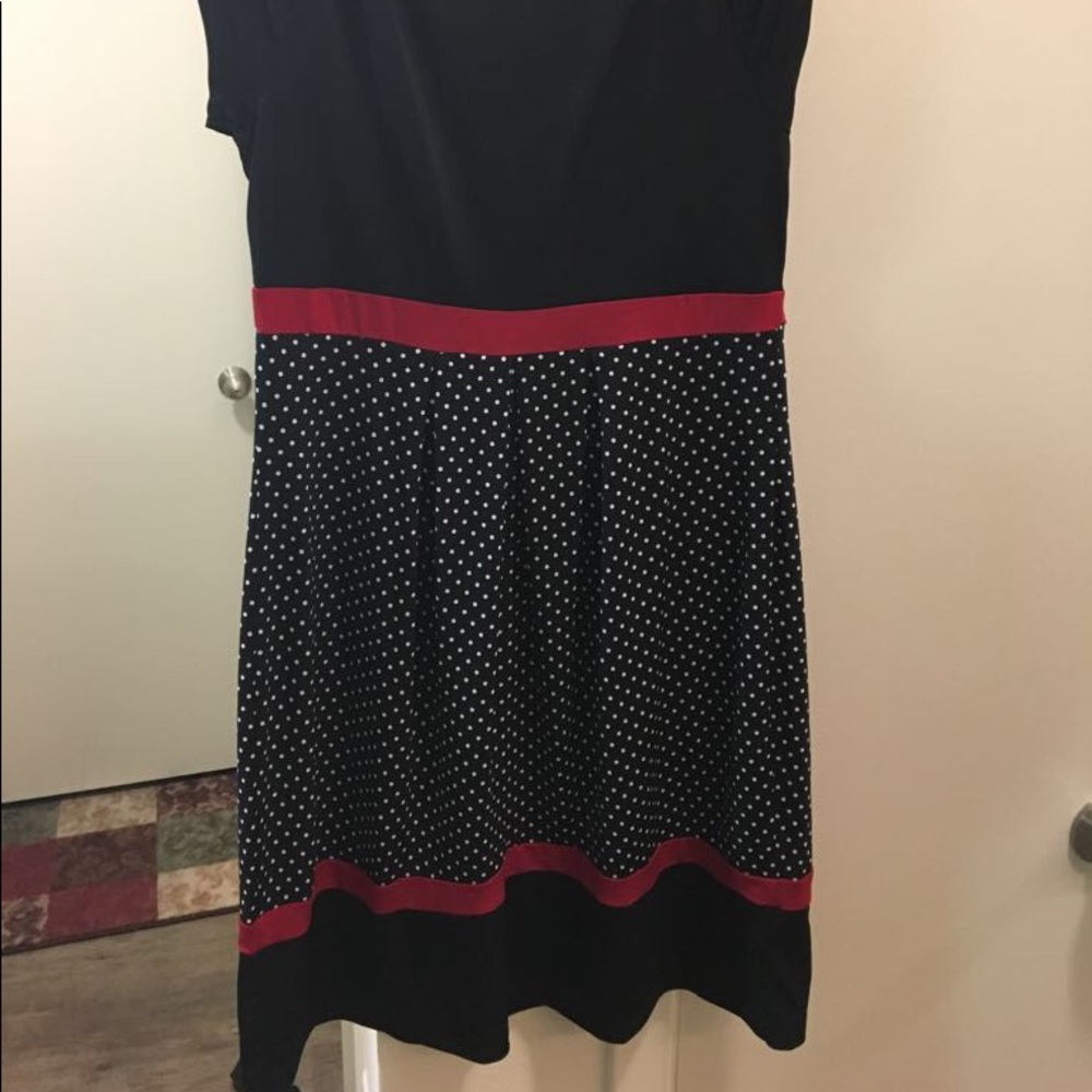 Dress - Picture 2 of 3